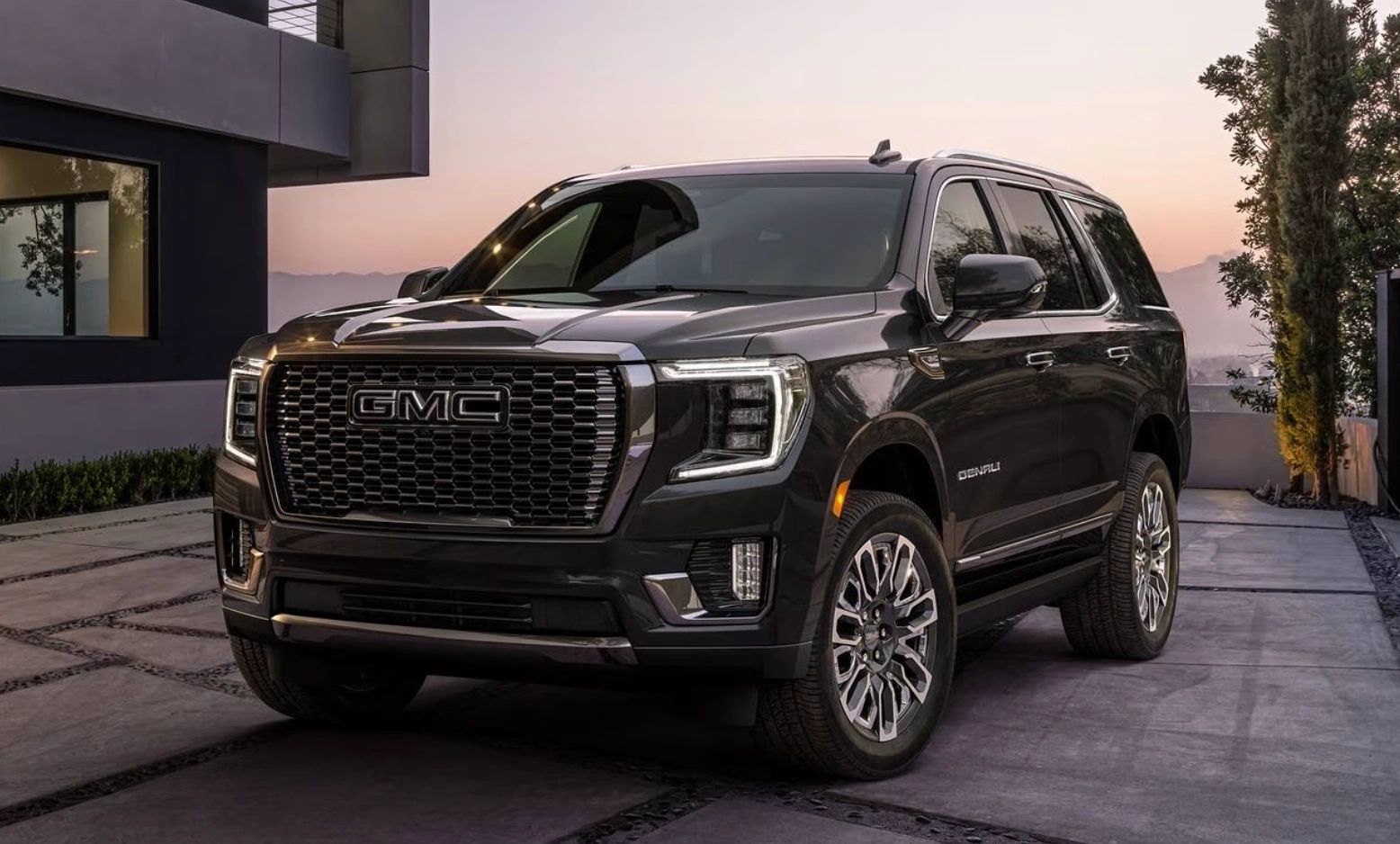 GMC Yukon Denali — Sioux Falls chauffeur & limo service